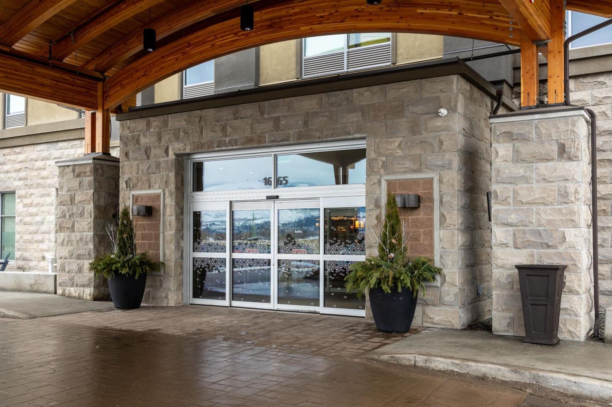 Four Points By Sheraton Kelowna Airport Exterior foto